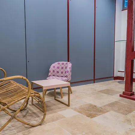 Traditions Apartment *