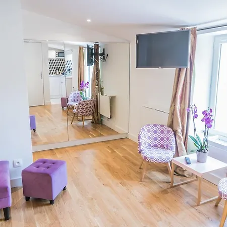 Traditions Apartment *