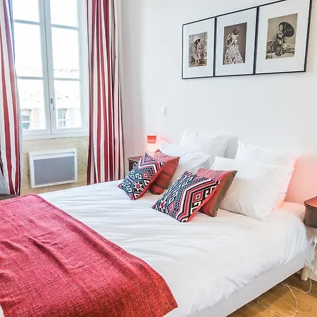 Traditions Apartment *