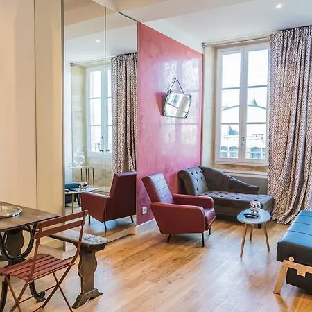 Traditions Apartment *
